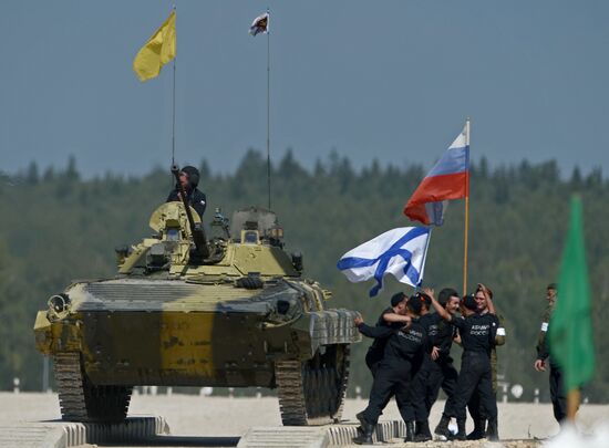 The Suvorov Onslaught competition of BMP-2 infantry combat vehicles. Finals