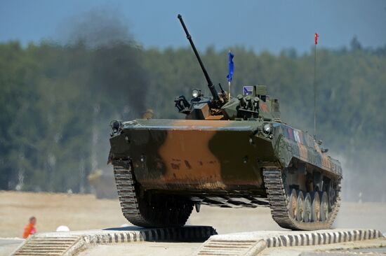 The Suvorov Onslaught competition of BMP-2 infantry combat vehicles. Finals