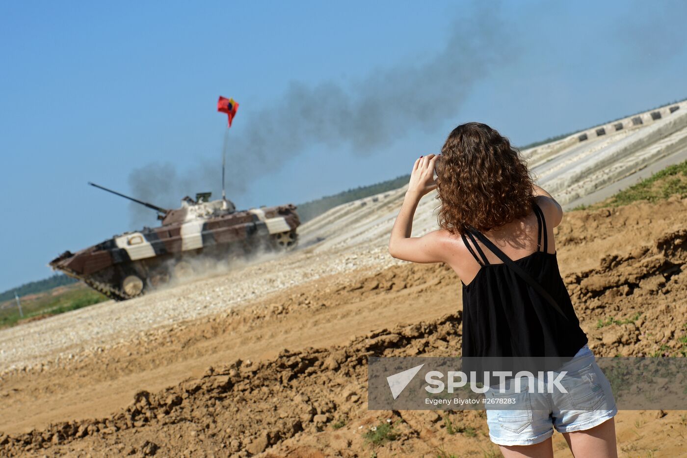 The Suvorov Onslaught competition of BMP-2 infantry combat vehicles. Finals