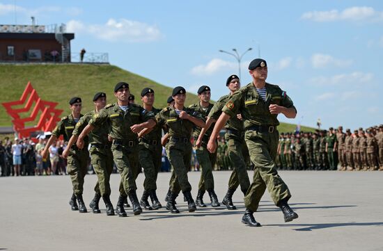 The Suvorov Onslaught competition of BMP-2 infantry combat vehicles. Finals