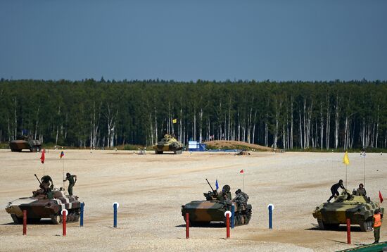The Suvorov Onslaught competition of BMP-2 infantry combat vehicles. Finals