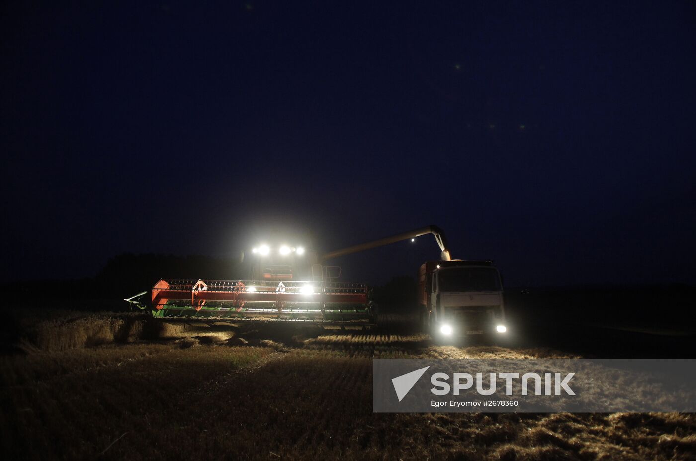 Harvesting grain in Belarus