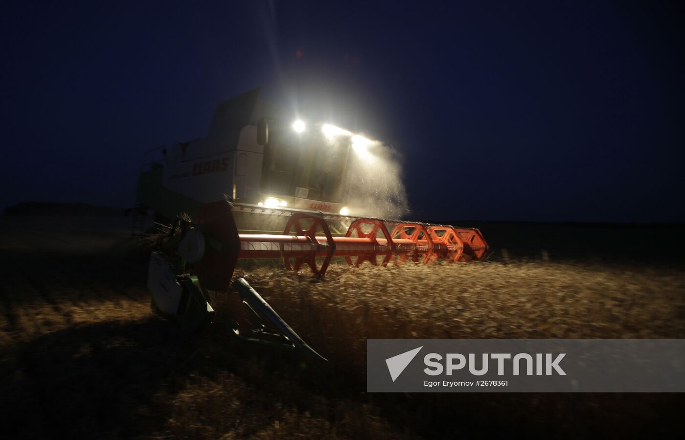 Harvesting grain in Belarus
