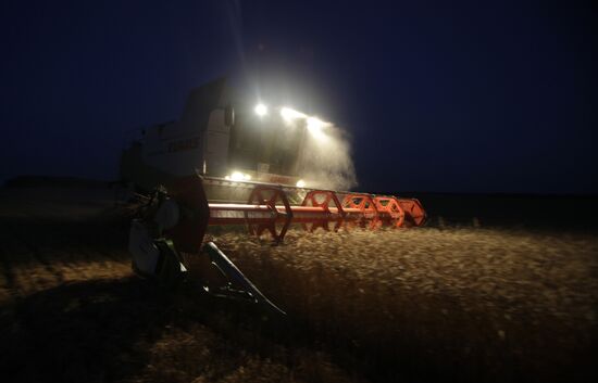 Harvesting grain in Belarus
