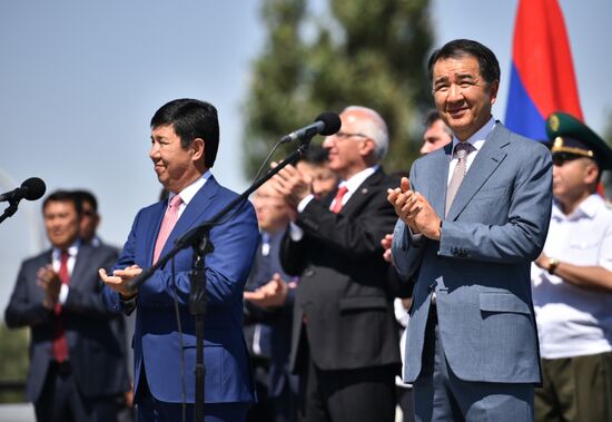Kyrgyzstan and Kazakhstan open borders