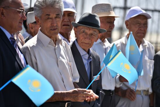 Kyrgyzstan and Kazakhstan open borders