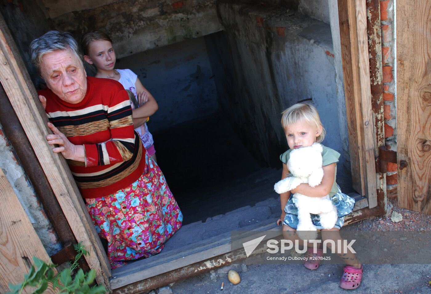 Children in bomb shelter in Donetsk