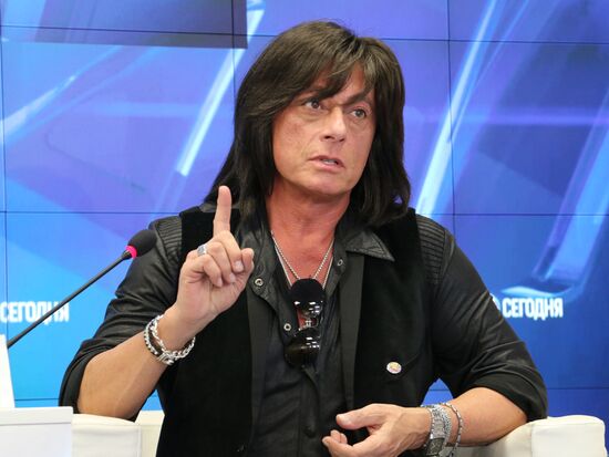 US rock musician Joe Lynn Turner gives news conference