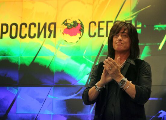 US rock musician Joe Lynn Turner gives news conference