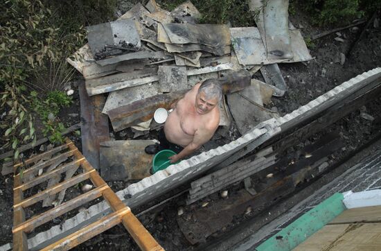 Aftermath of artillery attack on Donetsk