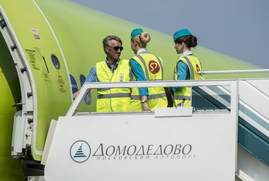 Airplane servicing at Domodedovo airport