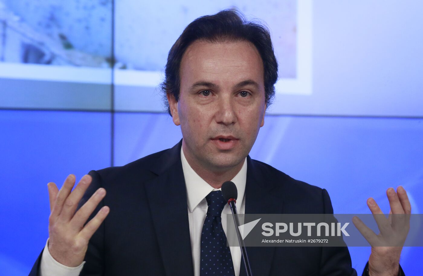Leaders of National Coalition of Syrian Revolution and Opposition Forces hold press conference in Moscow