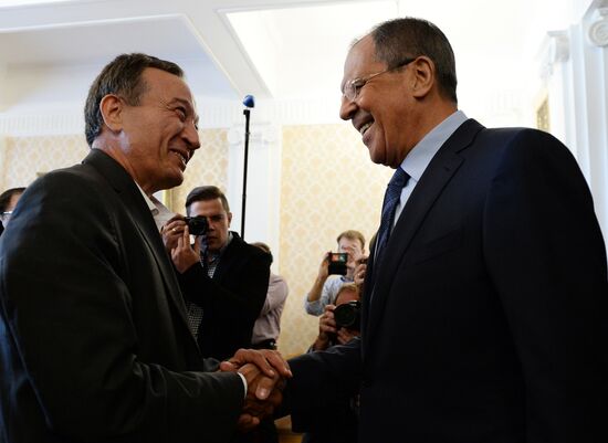 Foreign Minister Lavrov meets with ex coordinator of Syrian National Coordination Committee Haitham Manaa