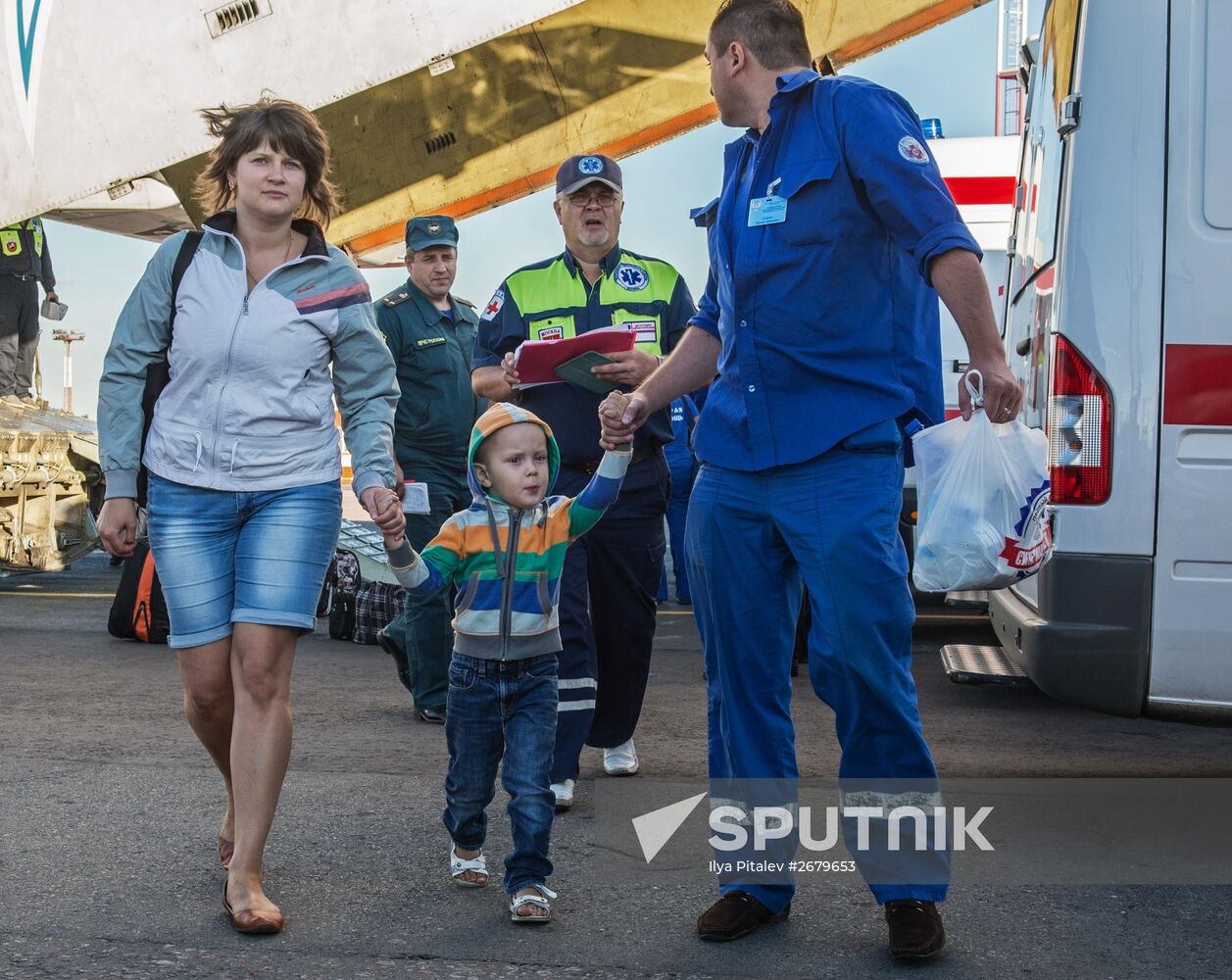 Severely ill children from southeastern Ukraine flown to Moscow by Emergencies Ministry