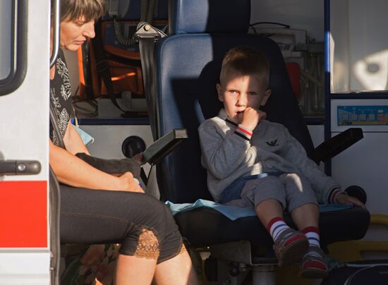 Severely ill children from southeastern Ukraine flown to Moscow by Emergencies Ministry
