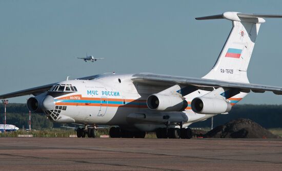 Severely ill children from southeastern Ukraine flown to Moscow by Emergencies Ministry