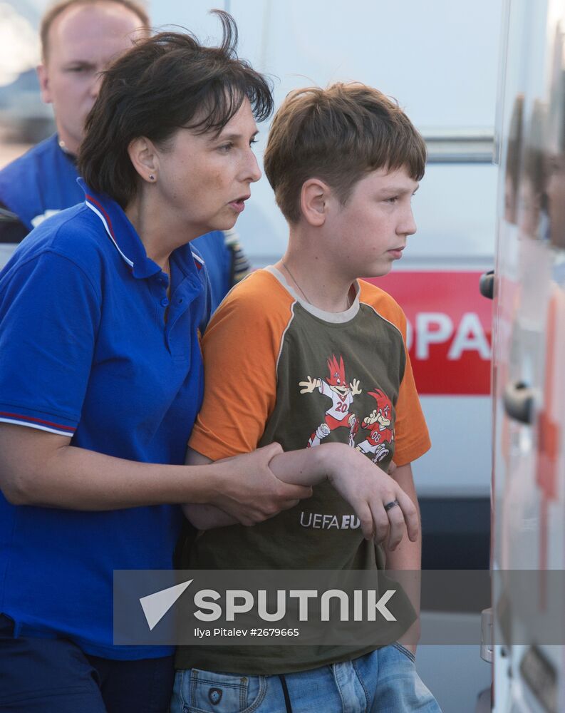 Severely ill children from southeastern Ukraine flown to Moscow by Emergencies Ministry