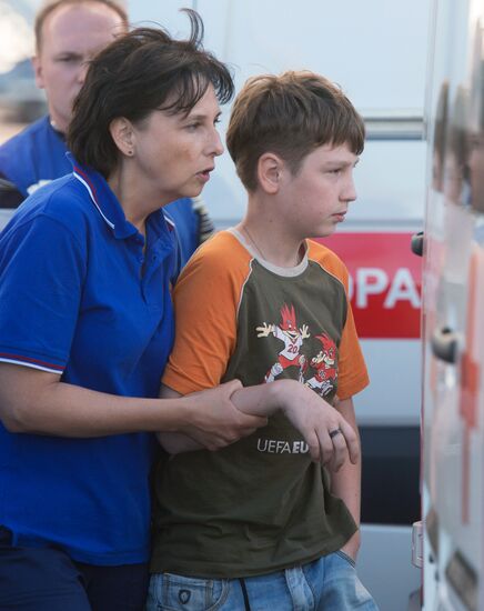 Severely ill children from southeastern Ukraine flown to Moscow by Emergencies Ministry