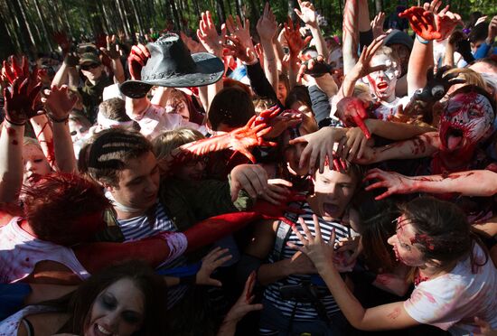 Zombie Mob 7 flashmob in St.-Petersburg