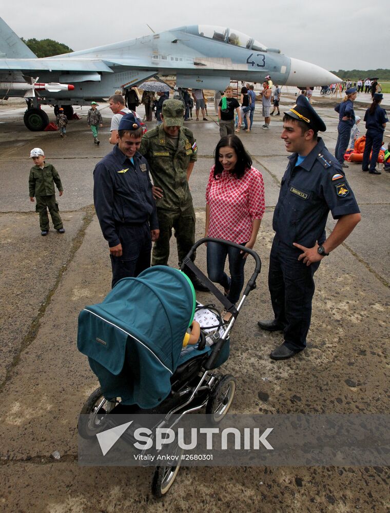 Open day at Tsentralnaya Uglovaya military airfield in Primorye Territory