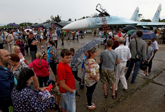 Open day at Tsentralnaya Uglovaya military airfield in Primorye Territory