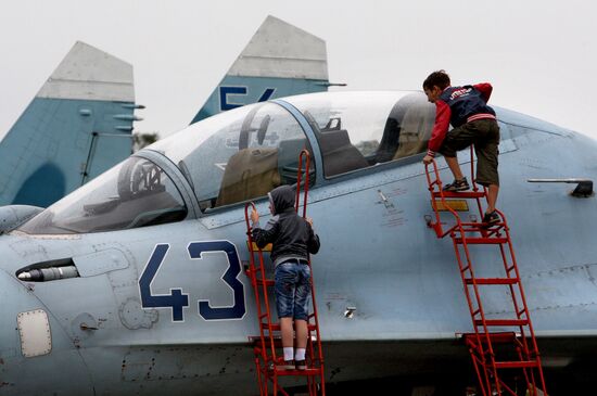 Open day at Tsentralnaya Uglovaya military airfield in Primorye Territory