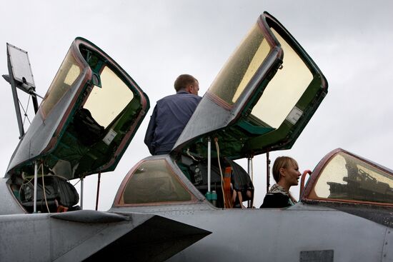 Open day at Tsentralnaya Uglovaya military airfield in Primorye Territory