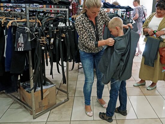 Schoolchildren prepare for new academic year in Kaliningrad