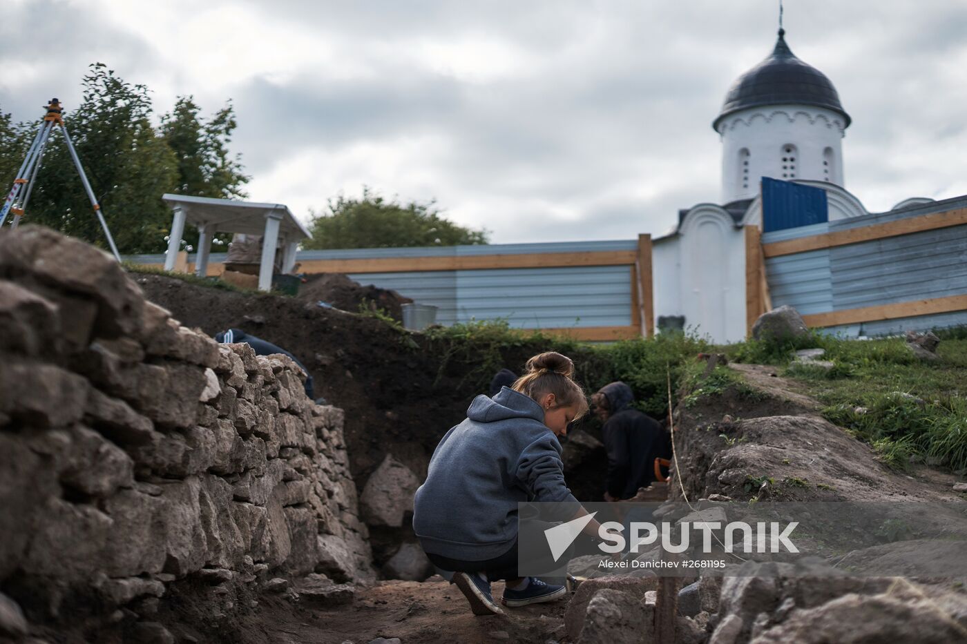 Archaeologists find a hoard dating back to Ivan the Terrible times in Old Ladoga Fortressthe Old