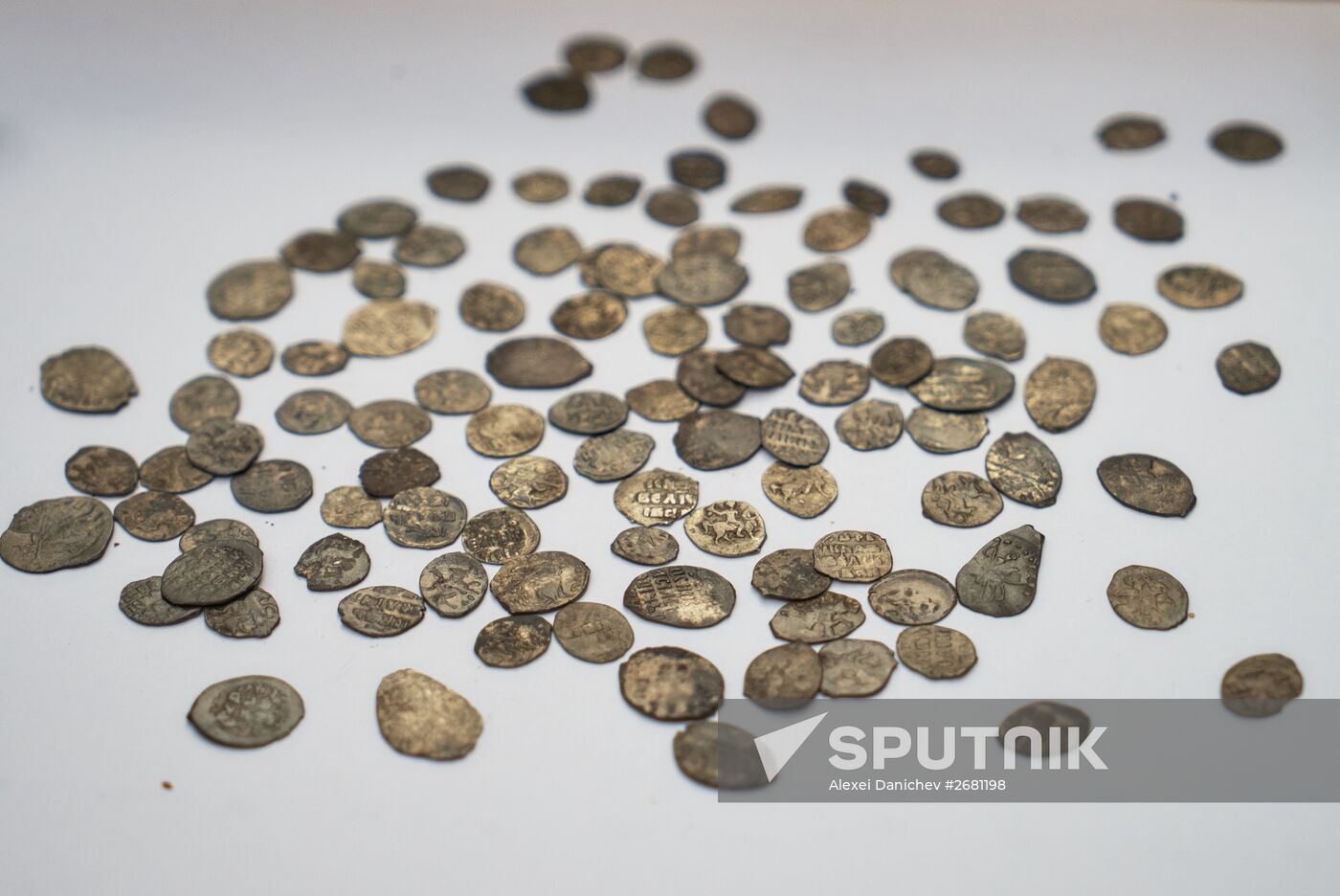 Archaeologists find a hoard dating back to Ivan the Terrible times in Old Ladoga Fortressthe Old