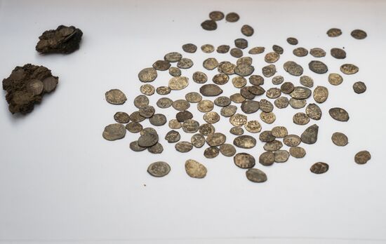 Archaeologists find a hoard dating back to Ivan the Terrible times in Old Ladoga Fortressthe Old