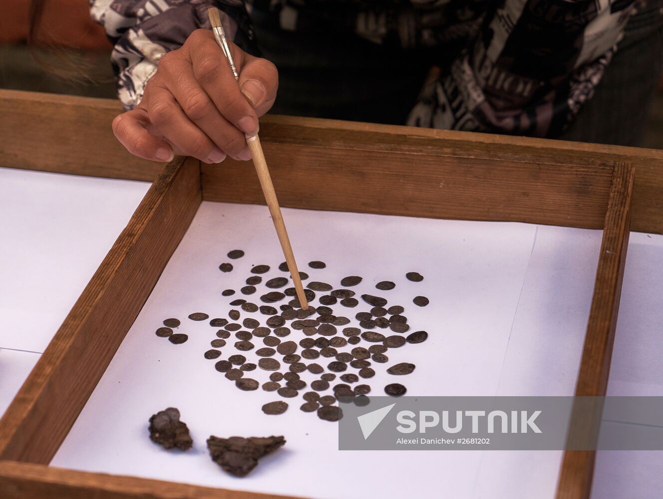 Archaeologists find a hoard dating back to Ivan the Terrible times in Old Ladoga Fortressthe Old