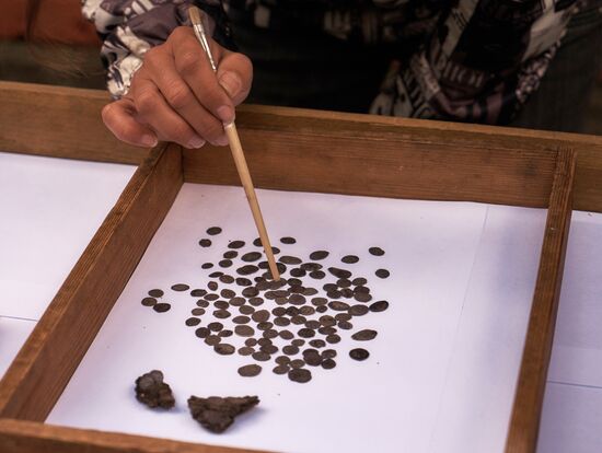 Archaeologists find a hoard dating back to Ivan the Terrible times in Old Ladoga Fortressthe Old
