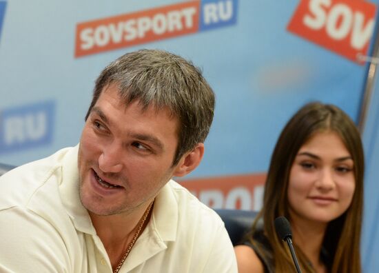 Alexander Ovechkin awarded with Kharlamov Trophy