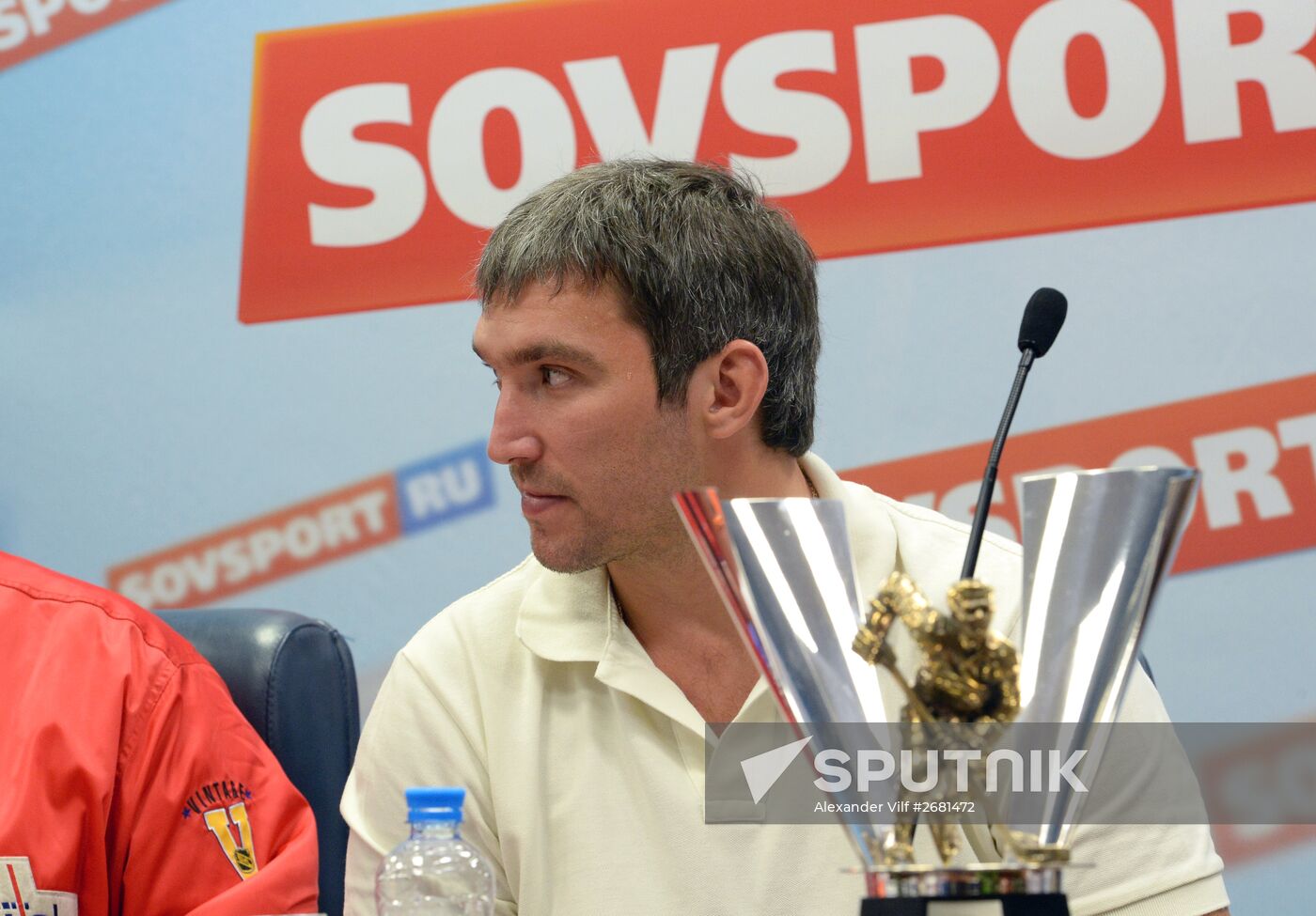 Alexander Ovechkin awarded with Kharlamov Trophy
