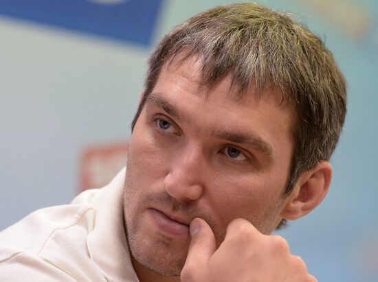 Alexander Ovechkin awarded with Kharlamov Trophy