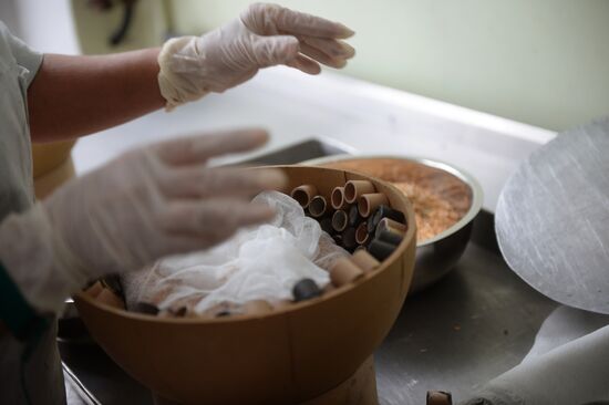 Manufacturing firecrackers in the Moscow Region