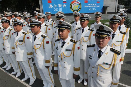 Welcoming Chinese warships in Vladivostok