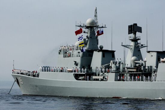 Welcoming Chinese warships in Vladivostok