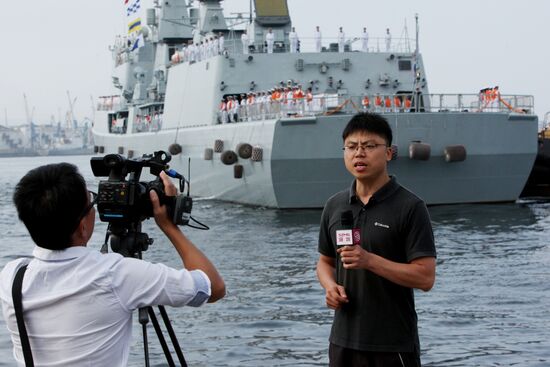 Welcoming Chinese warships in Vladivostok