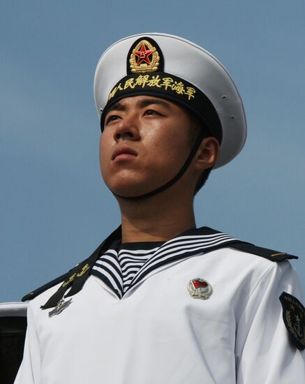 Welcoming Chinese warships in Vladivostok