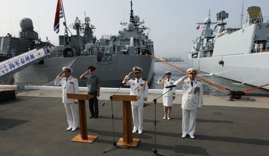 Welcoming Chinese warships in Vladivostok