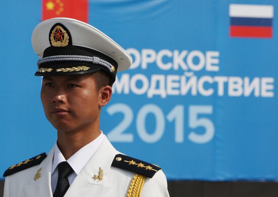 Welcoming Chinese warships in Vladivostok