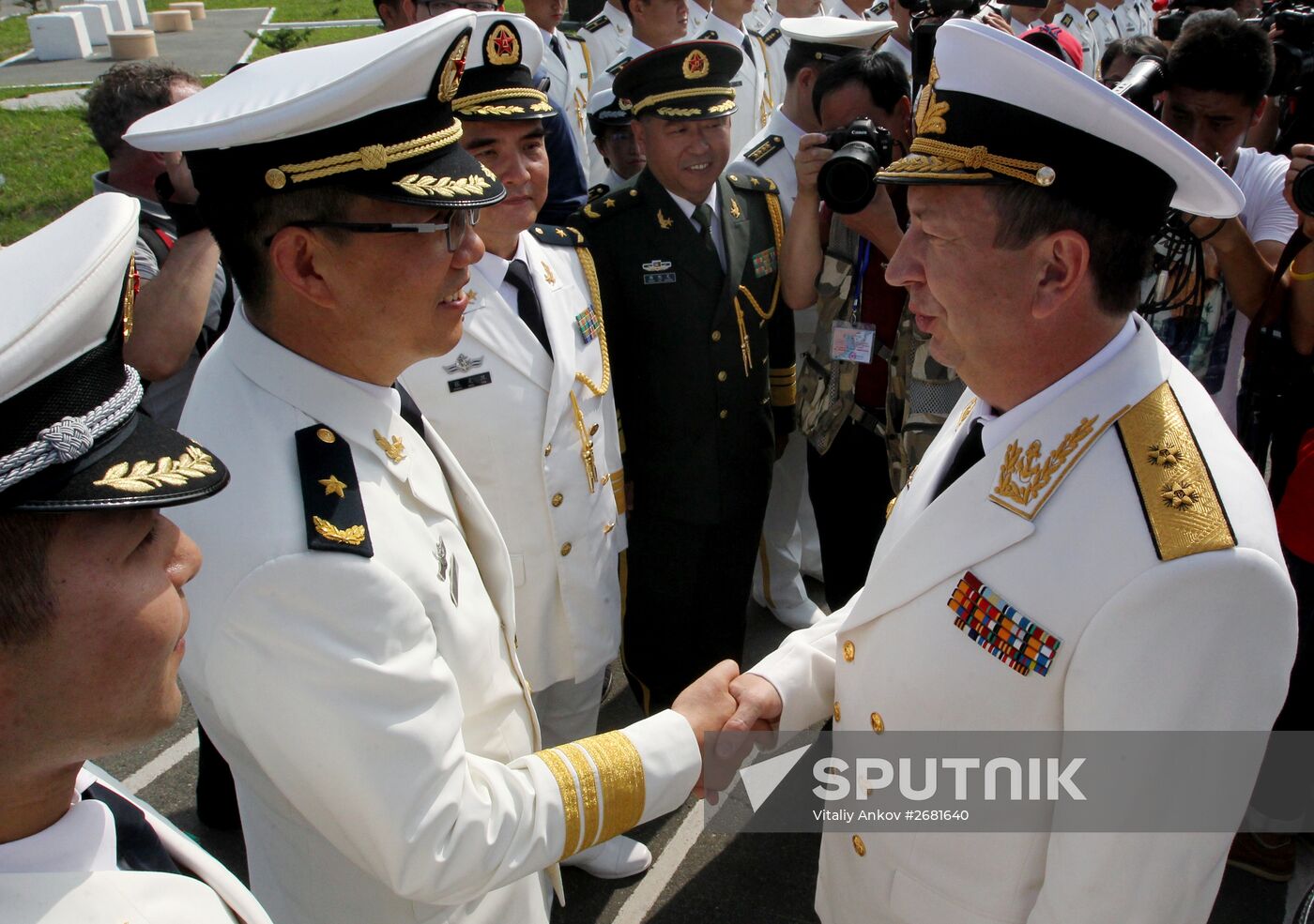 Welcoming Chinese warships in Vladivostok