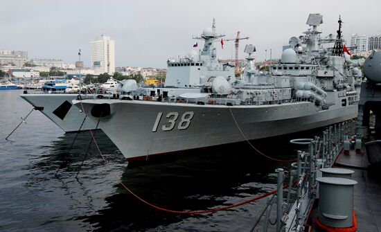 Welcoming Chinese warships in Vladivostok