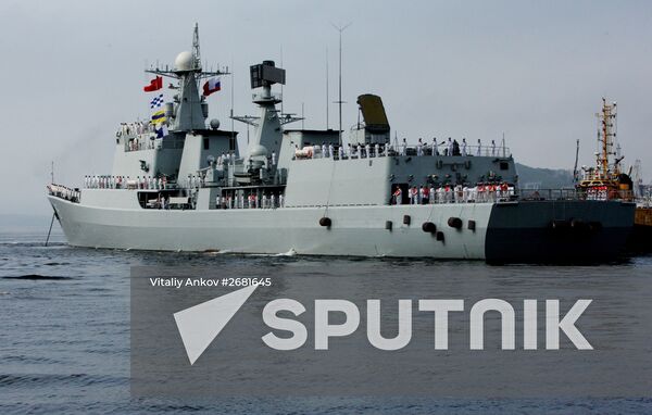 Welcoming Chinese warships in Vladivostok