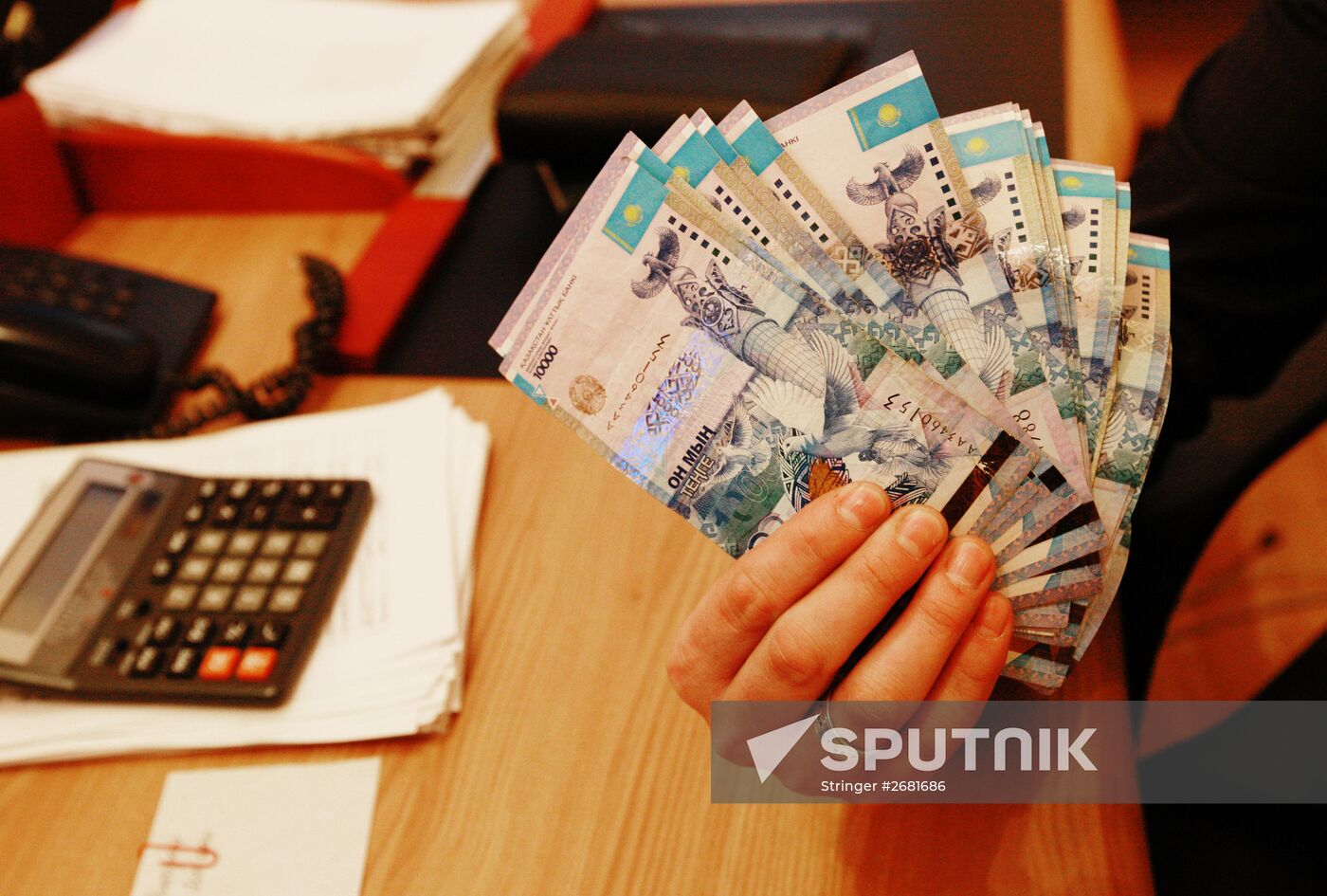 Kazakhstan introduces floating currency exchange rate