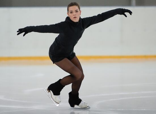 Figure skating. Adelina Sotnikova's training session