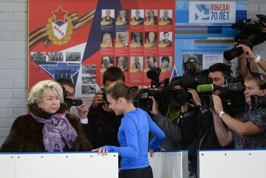 Figure skating. Adelina Sotnikova's training session