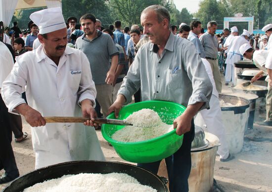 Oshi Palav contest in Tajikistan